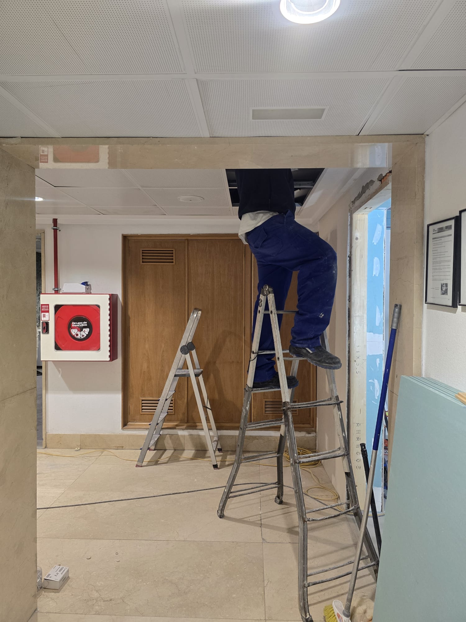 Las obras de Ordoño II, que deberían haber finalizado en julio del 2024, cumplen la prórroga de final de marzo y suman un nuevo retraso