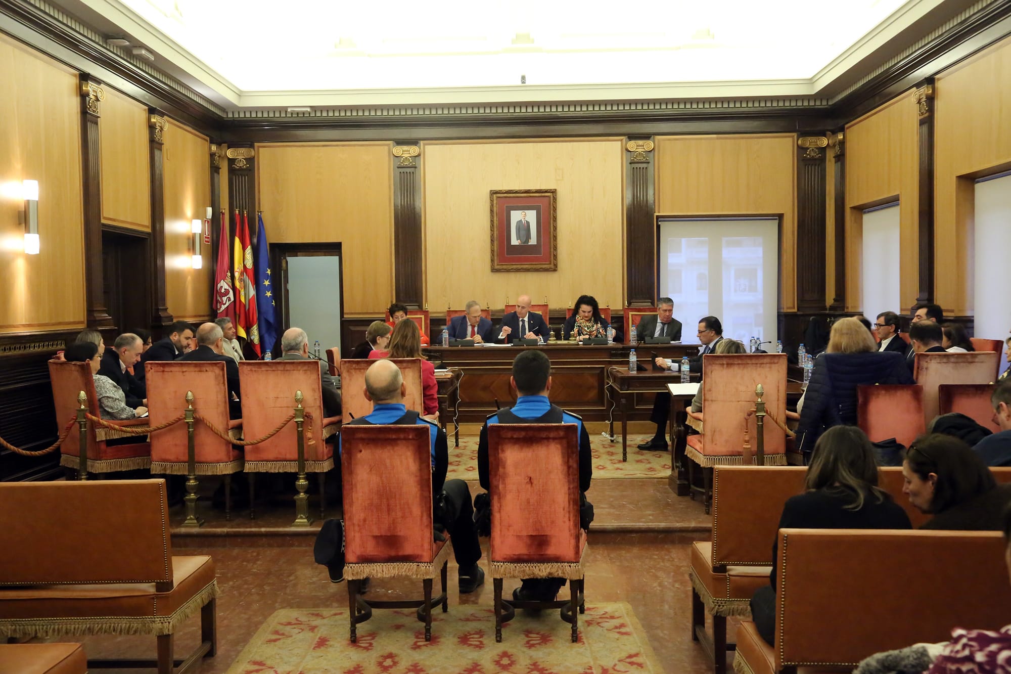 El PSOE dice que la pérdida de 30.000 litros de gasóleo del servicio de Limpieza con un coste de más de 41.000 € se debe a una “rotura fortuita”