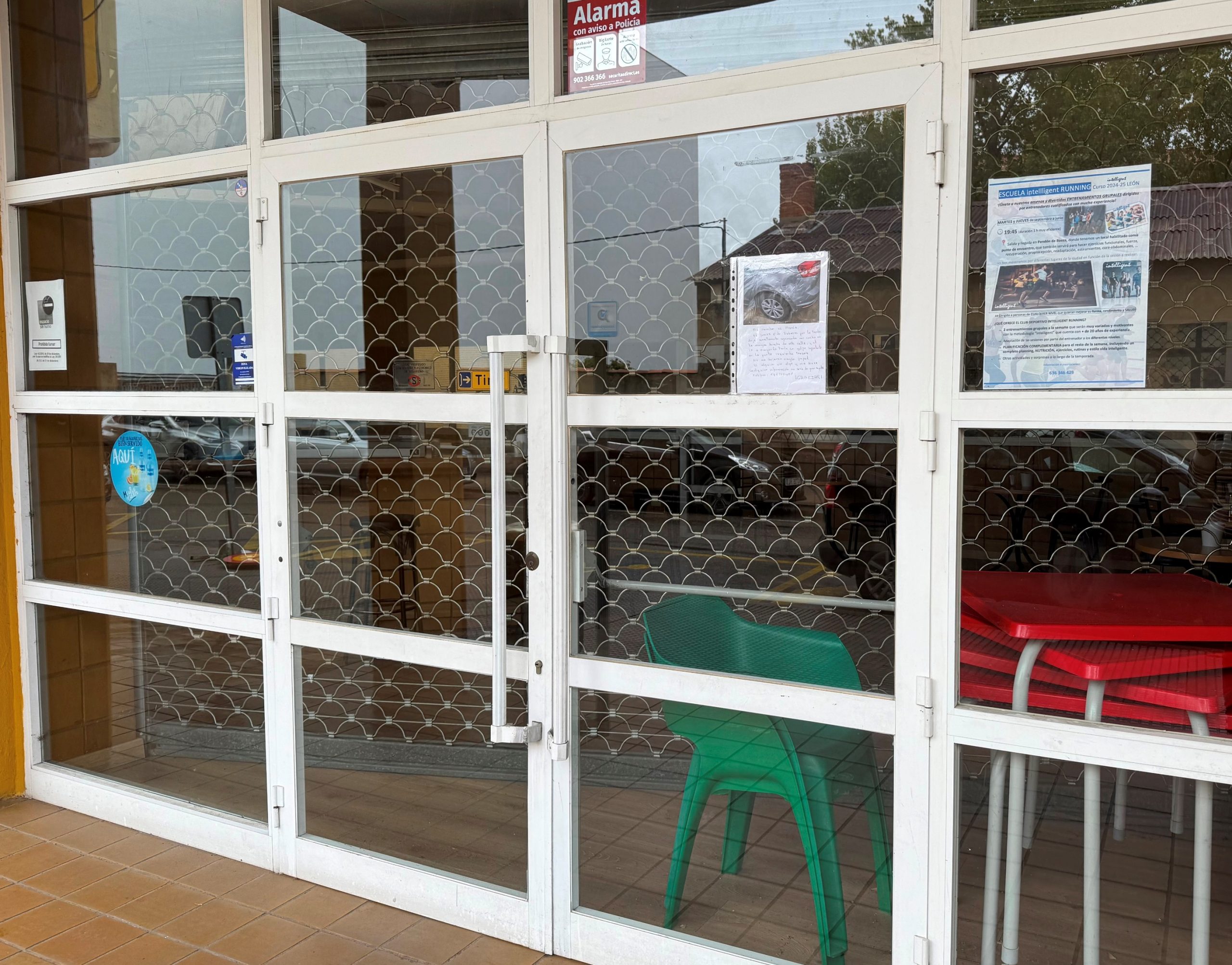 La cafetería del Estadio Hispánico está cerrada desde septiembre a pesar de que el contrato está vigente hasta el próximo mes de julio