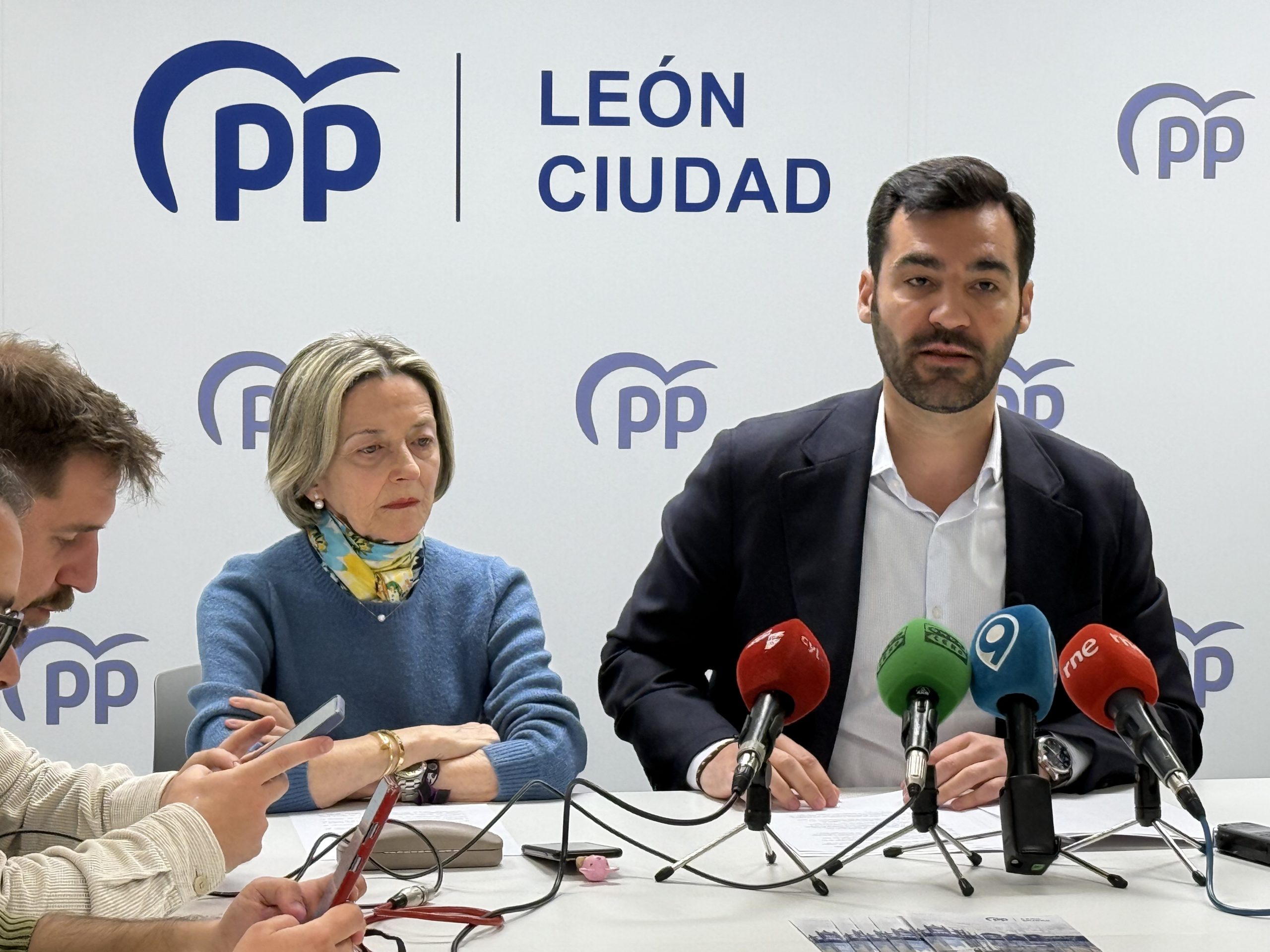 Fernández: “La auditoría de la limpieza encargada por Diez dibuja una ciudad sucia con un servicio caótico que supone 15,3 millones de euros al año