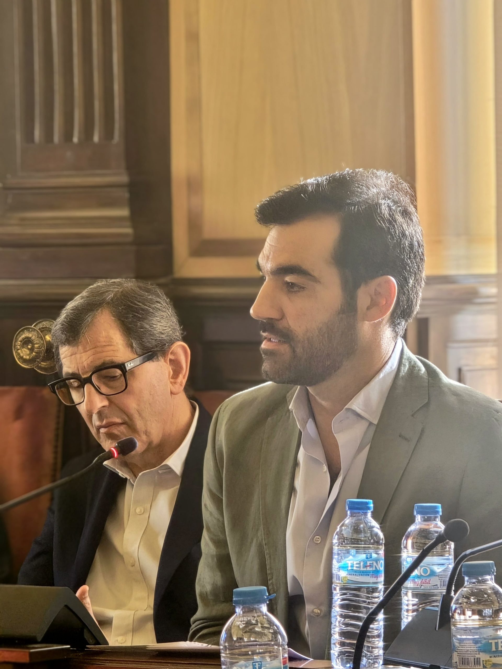 El Pleno aprueba las iniciativas del PP para evitar la construcción de un edificio delante de la muralla y ampliar el plazo para la presentación de alegaciones a la Ordenanza de Movilidad