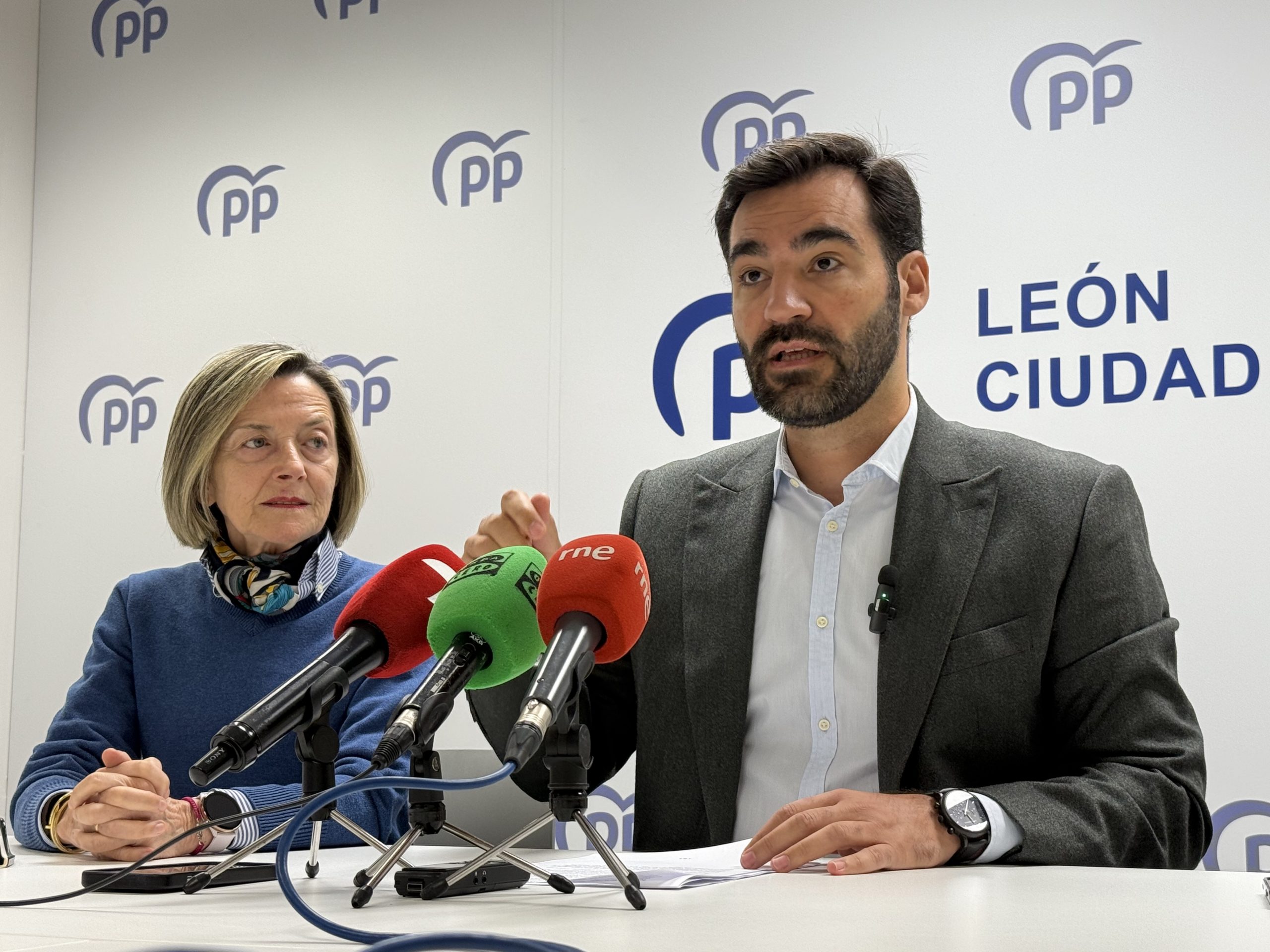 Fernández: “Con José Antonio Diez tenemos suciedad en las calles y también en los colegios”