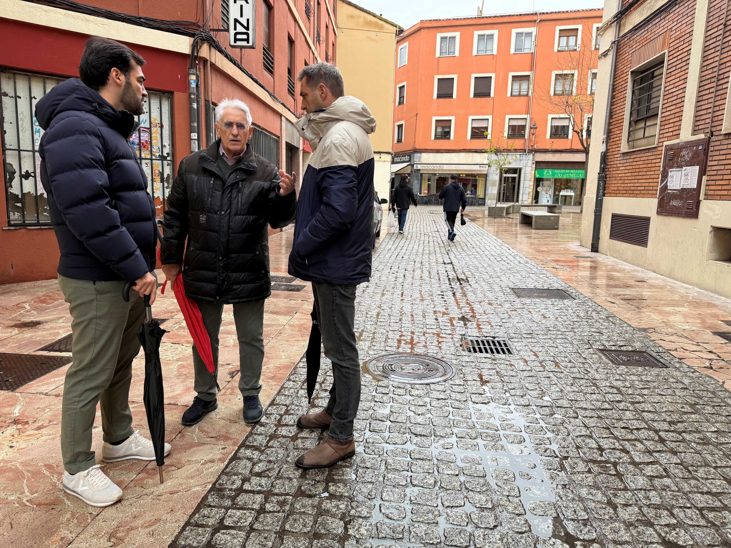 El PP pide al Ayuntamiento mayor limpieza, más vigilancia, reposición de mobiliario urbano y mejora de las zonas verdes en Santa Marina