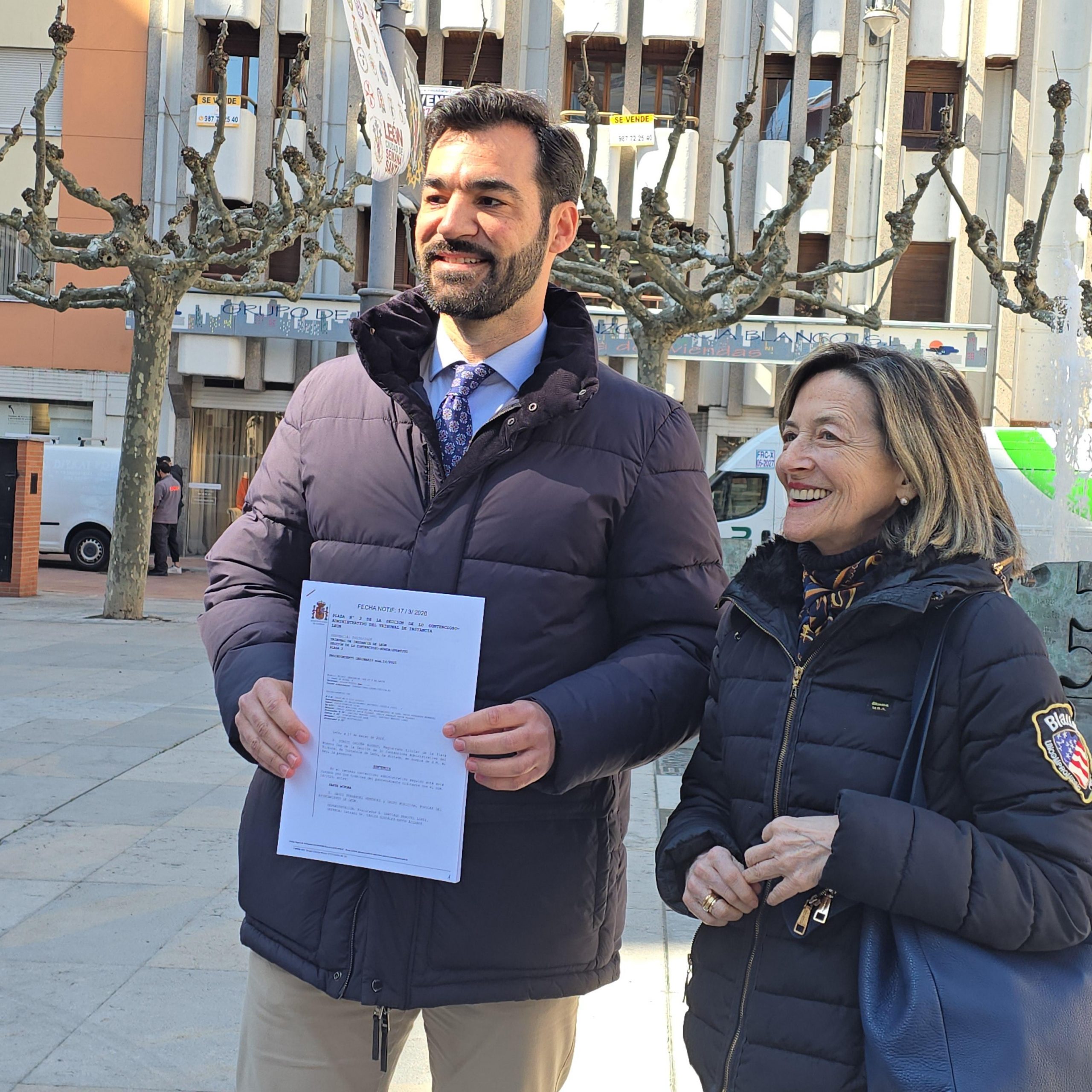“Diez, como hace Sánchez, gobierna a espaldas
del Pleno, con decisiones como los bandos de
las ZBE, declarados ilegales por los juzgados”